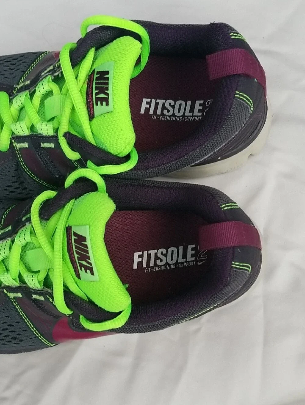 Nike Pegasus Trail Running Shoes - Neon Green & Burgundy Accents 7.5